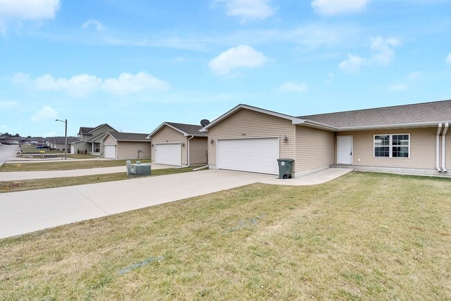 Foto del edificio - 5482 Summerland Drive