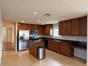 Building Photo - 8023 Clover Leaf Dr