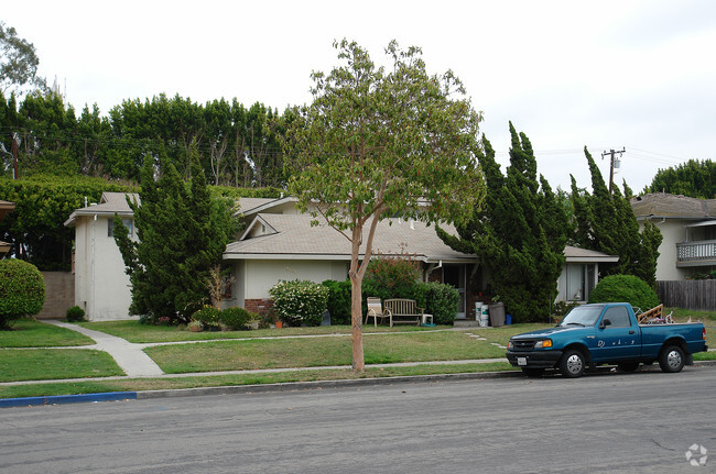 Building Photo - 12062 Laguna St