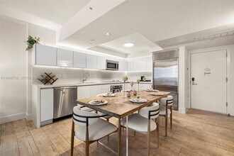 Building Photo - 102 24th St