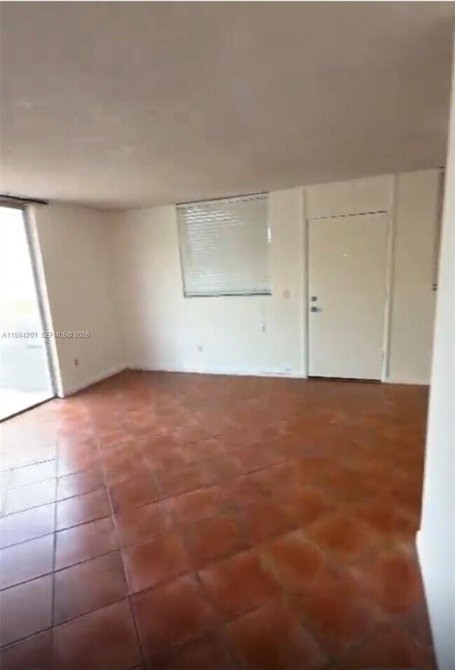 Building Photo - 1801 S Treasure Dr