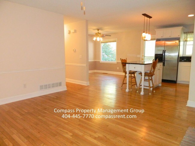 Building Photo - 2773 Loring Rd