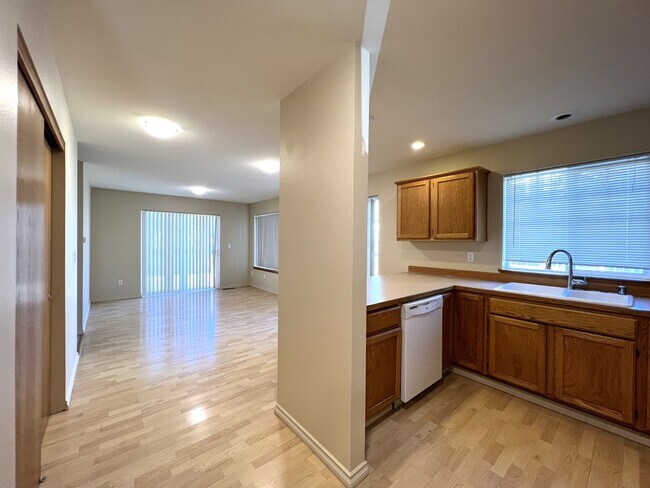 Foto del edificio - Spacious Craftsman Style Home - Pet Friendly!