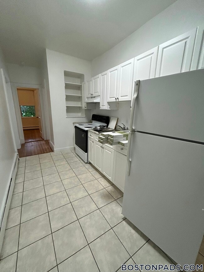 Building Photo - 21 Fairbanks St