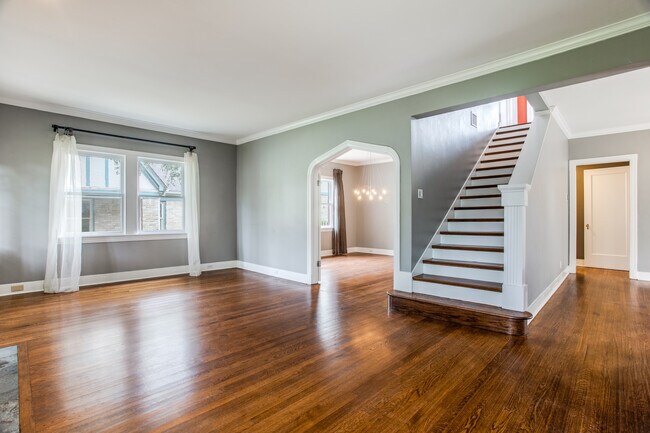 Foto del edificio - 5347 Ridgedale Ave