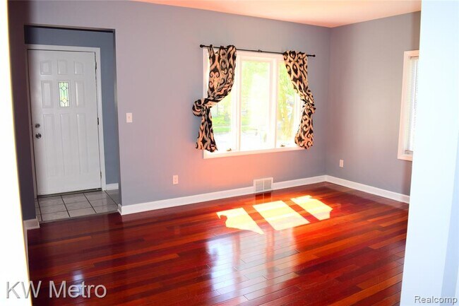 Foto del edificio - 23745 Hill Ave