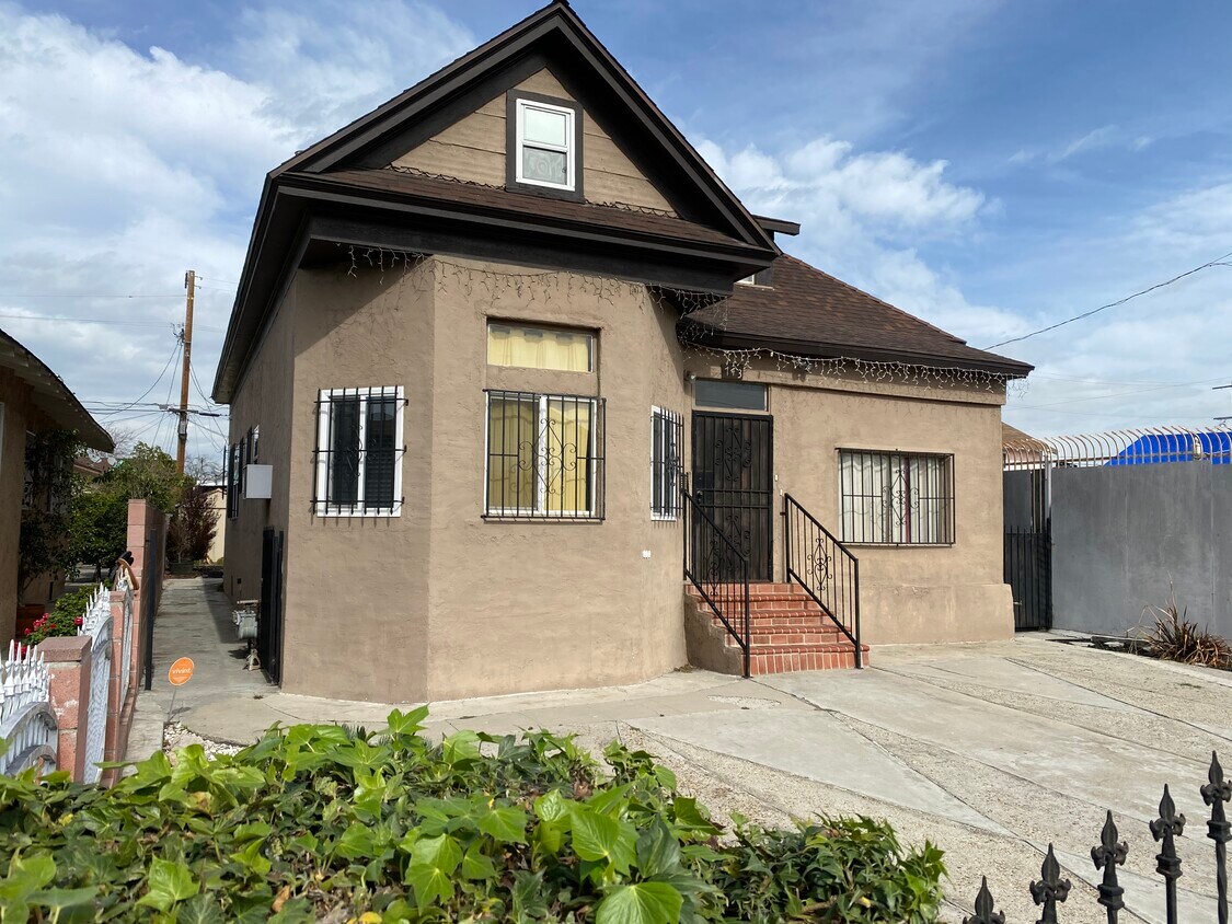 front of the duplex - 743 E Jefferson Blvd