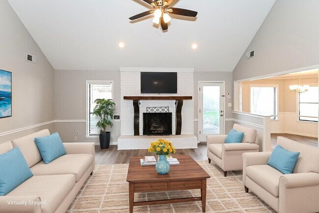 Foto del edificio - 8708 Rhonda Cir N