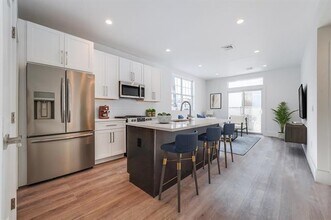 Building Photo - 47 Graham St