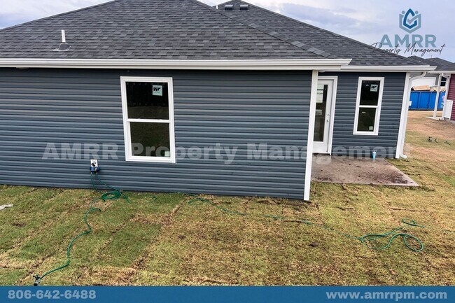 Foto del edificio - Cozy 3-Bedroom Home – Perfect for Modern Living! HALF OFF FIRST MONTH'S RENT W/ 18 MONTH LEASAE!