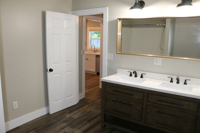 Building Photo - 1426 Harvey St