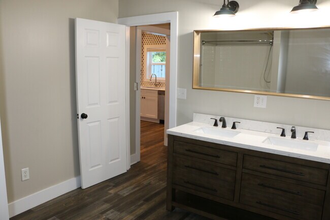 Foto del edificio - 1426 Harvey St