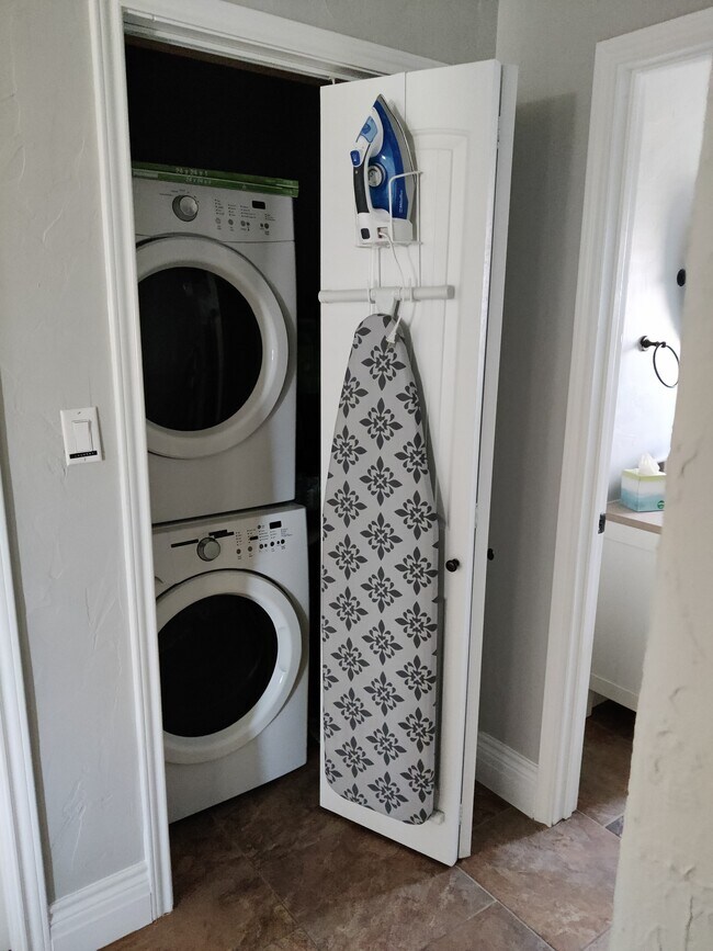 611 S Roselawn Ave Unit A, Artesia, NM 88210 Apartments in Artesia