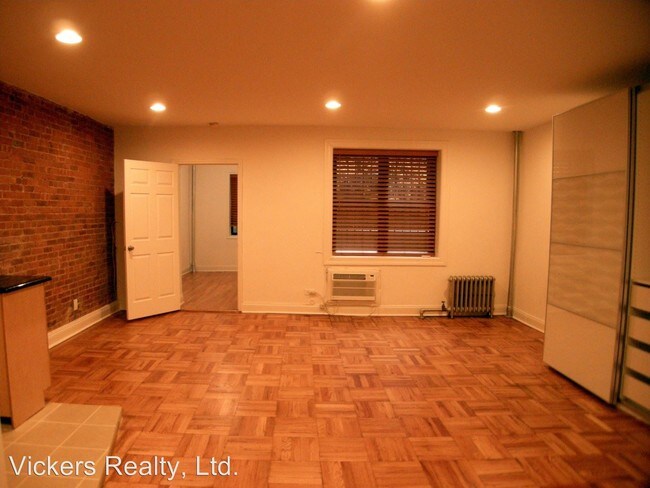 Building Photo - 22 E 93rd St
