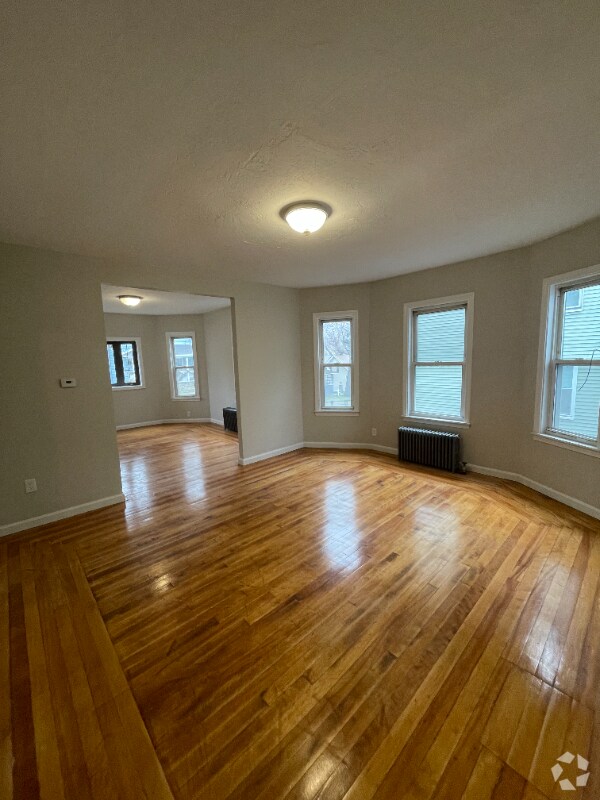 ster Square Apartments for Rent with Hardwood Floors Worcester, MA