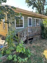 Building Photo - 119-121 Speer Ln
