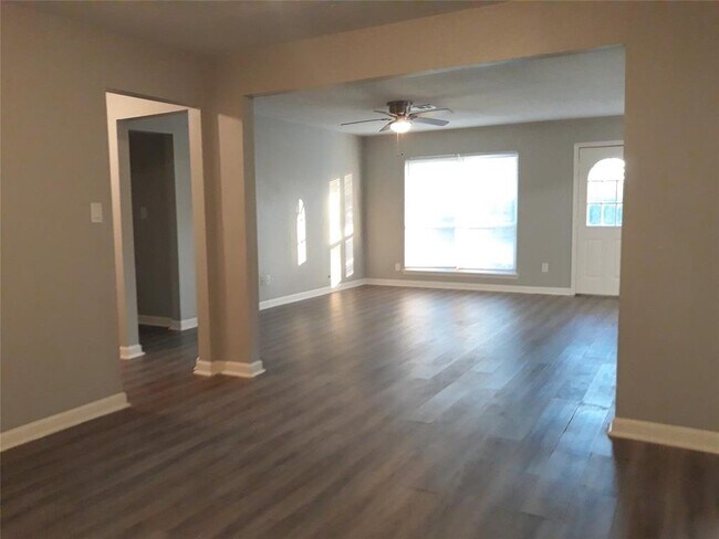 Building Photo - 244 Tall Timbers Rd