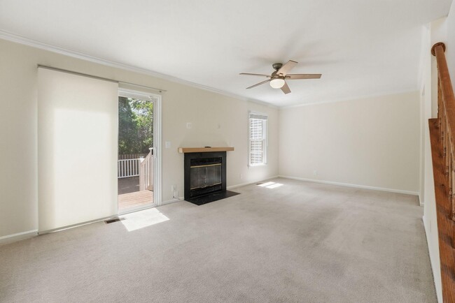 Building Photo - 719 Arbor Ct