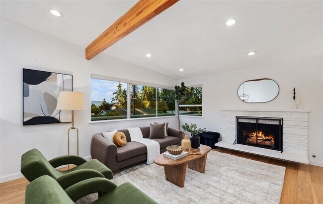 Foto del edificio - 201 165th Ave NE