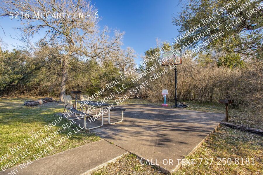 Foto del edificio - 5216 McCarty Ln