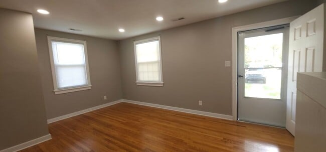 Foto del edificio - 1711 Betty Ln