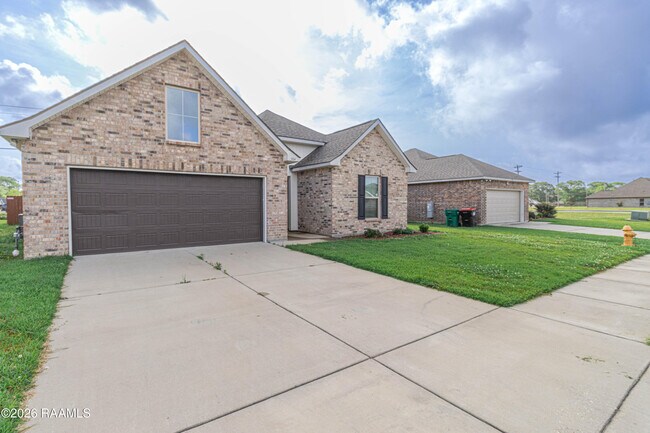 Foto del edificio - 304 Tall Meadows Ln