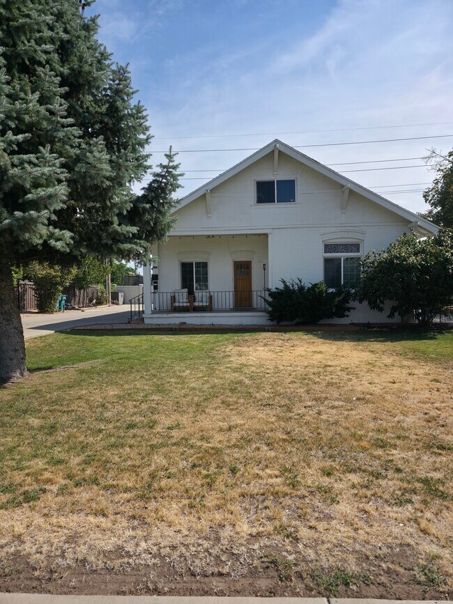 Building Photo - 163 W 400 S