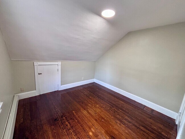 Foto del edificio - 4 Bedroom Home for Rent in Trenton