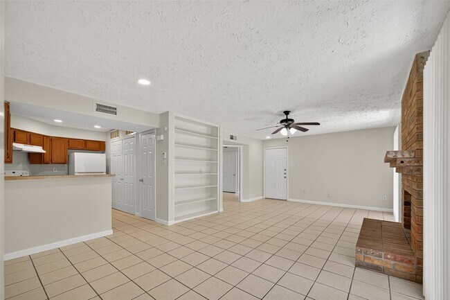 Foto del edificio - 10555 Turtlewood Ct