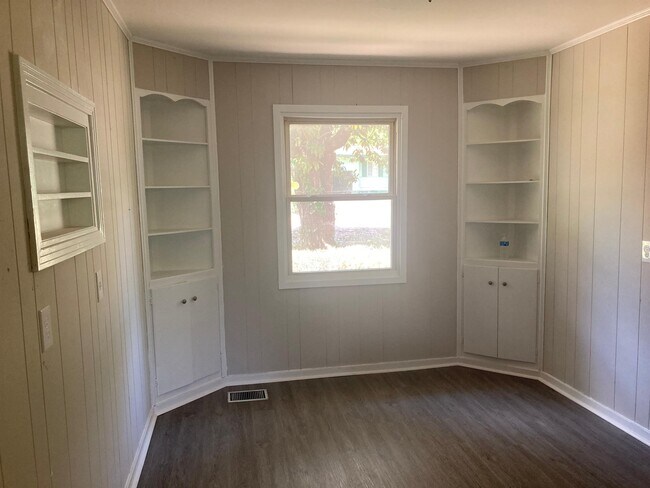 Foto del edificio - 1906 Shamrock Dr