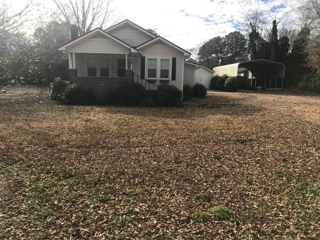 Primary Photo - 1255 Goodyear Ave Gadsden