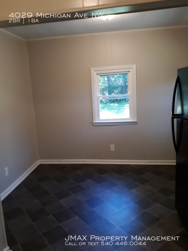 Foto del edificio - 2 bedroom with large yard