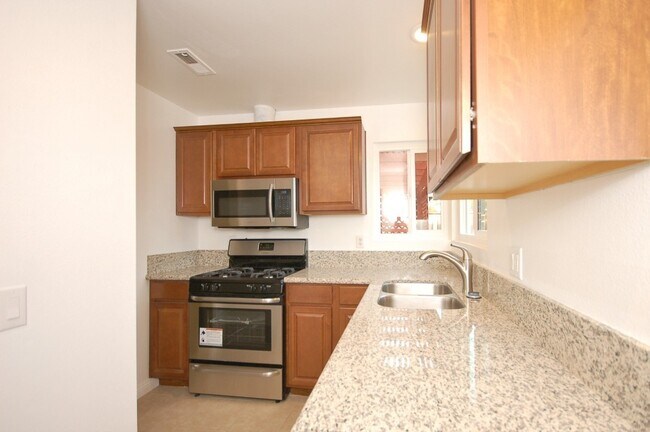 Foto del edificio - Cozy 2 Bed 1 Bath in the Peacock Hills 55+...