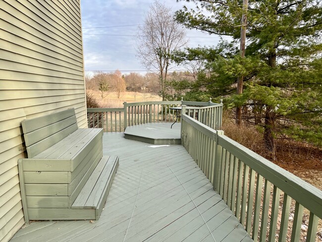 Building Photo - 221 Eisenhower Dr