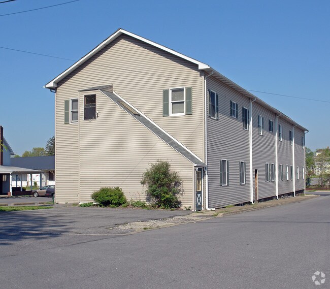 111 N High St Selinsgrove, PA 17870 Rentals Selinsgrove, PA