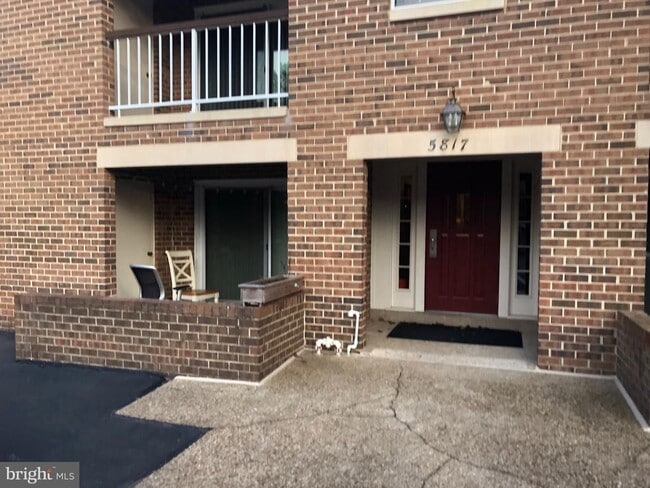 Foto del edificio - 5817 Cove Landing Rd