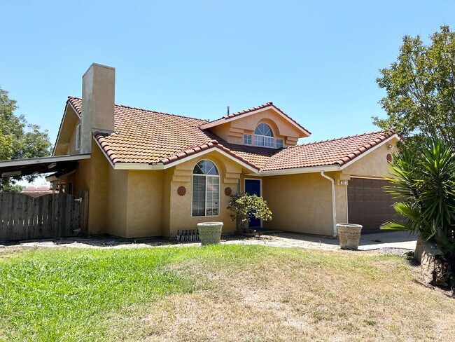Building Photo - Beautiful 4/2 in North Fresno