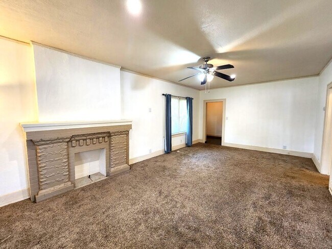Foto del edificio - 2237 NW 12th St