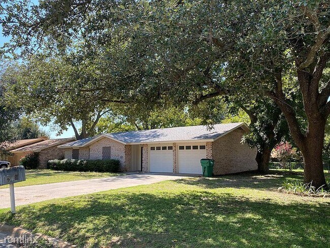 Building Photo - 3 br, 1.5 bath House - 964 Meadowlark Ln