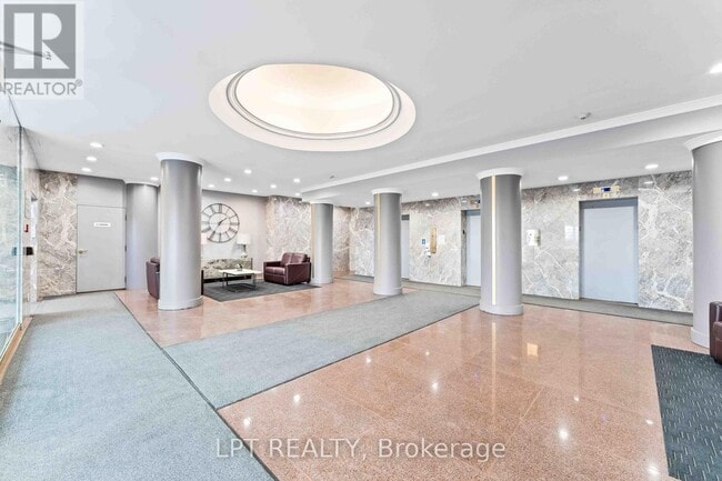 Building Photo - 545 St. Laurent Blvd