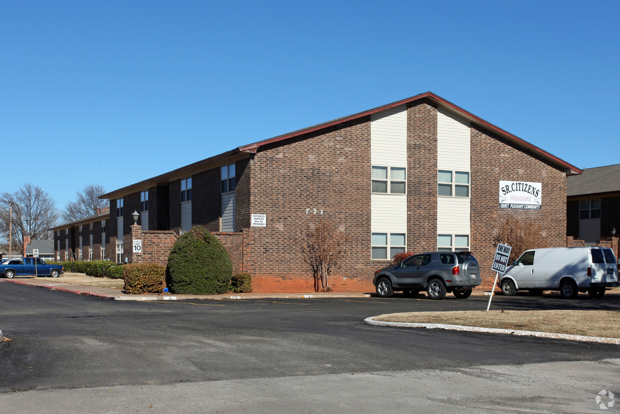 Primary Photo - Casady Apartments