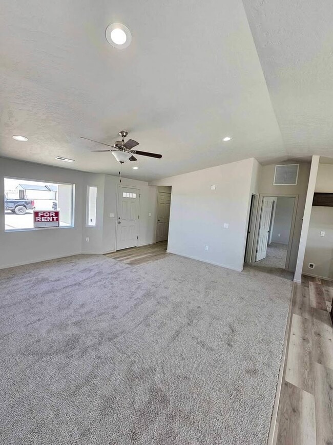 Foto del edificio - 722 E Cascade St