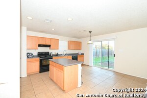Foto del edificio - 7630 Cortland Oak