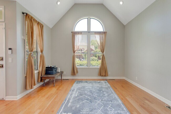 Photo - Charming 2 Bed 2 Bath Home on Historic Rus...