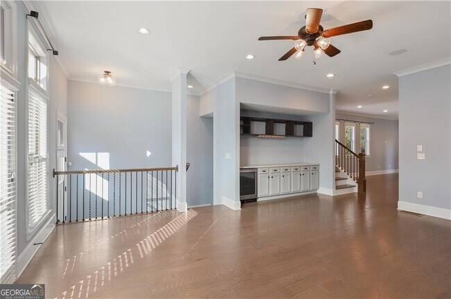 Building Photo - 700 Avondale Hills Dr