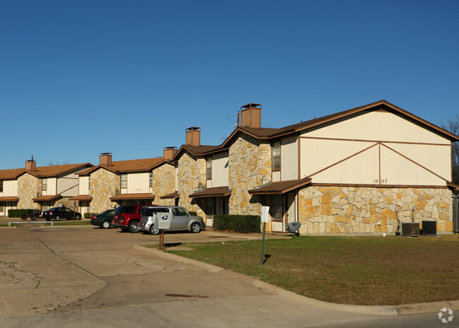 Building Photo - Sun Valley Apartments