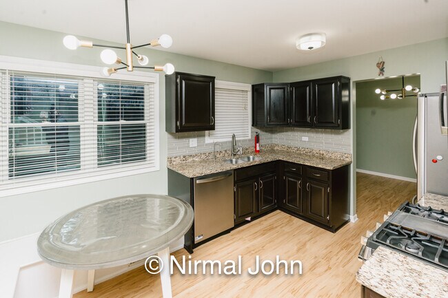 Foto del edificio - 30 Monterey Dr