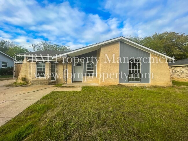 Photo - 1307 Janann Ave House