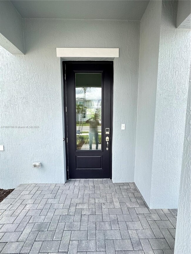 Foto del edificio - 7262 Lenora Ln