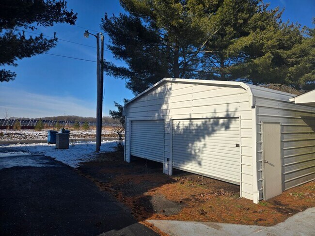 Foto del edificio - 15329 Church Ln